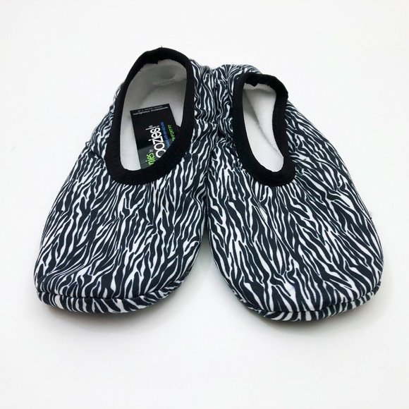 Snoozies Women's Stretch Comfort Skinnies Sketch Zebra Plush Med 7/8 - Picture 2 of 6